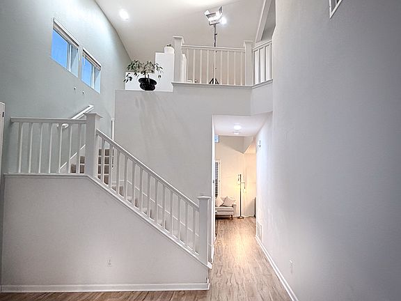5th image of 104 Windjammer Ct