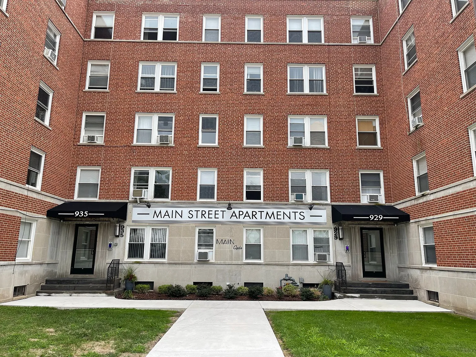 Main Street Apartments Rockford — Photo 2