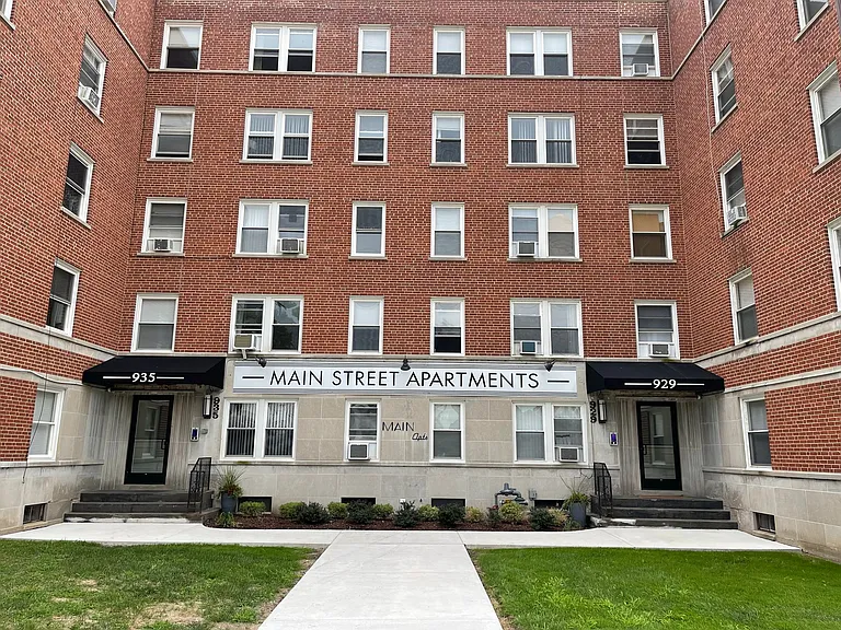 Main Street Apartments Rockford — Photo 3
