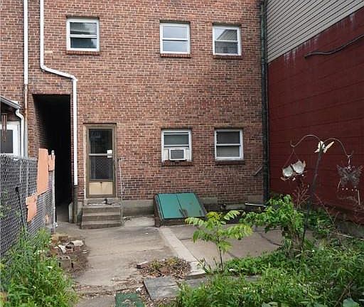 2nd image of 326 Cedarville St