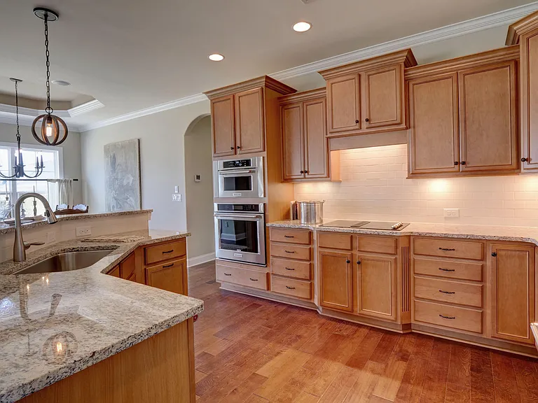 2620 Leader Cir — Photo 15