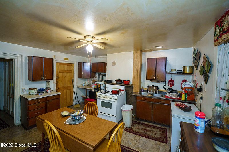 5th image of 269 Elk Street