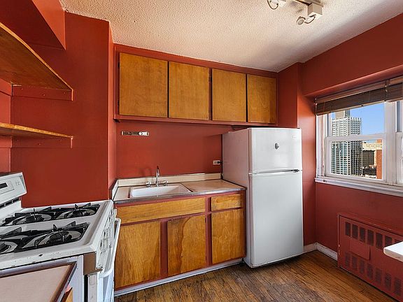 3rd image of 609 Columbus Ave APT 16R