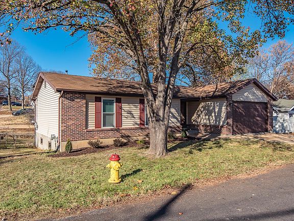 3rd image of 8221 Acorn Ave