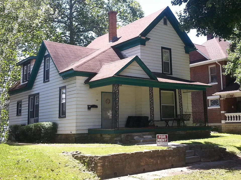 1111 W North St