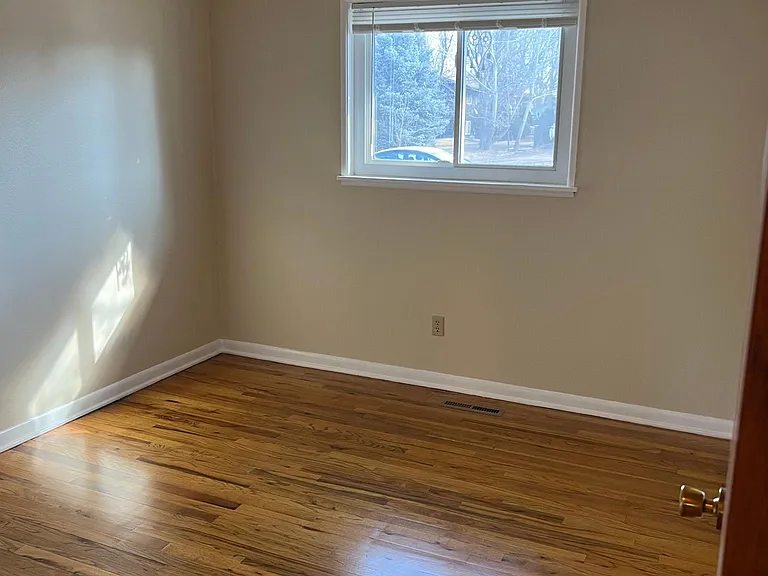 517 Wood St — Photo 6