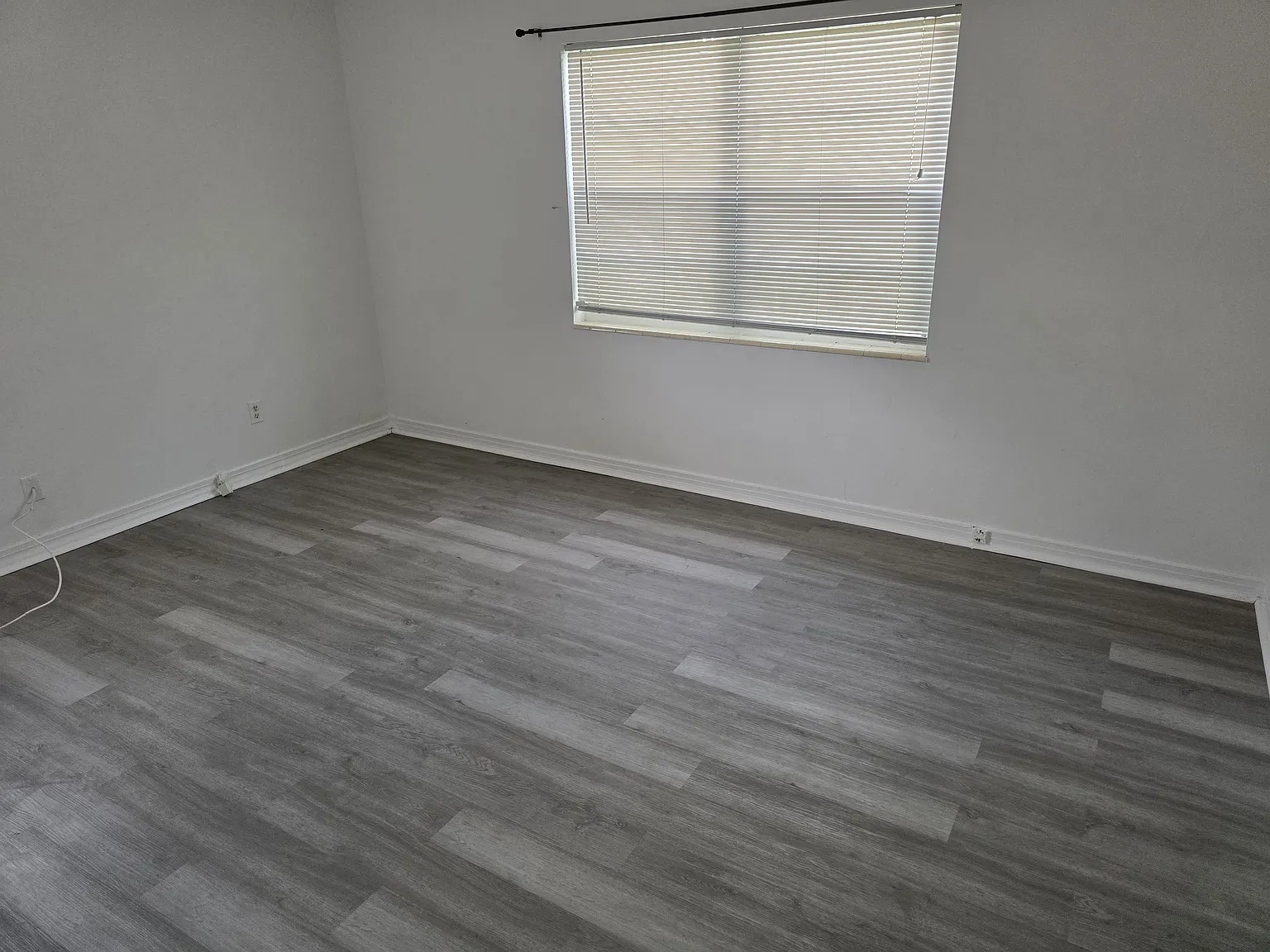 2 bed, 970 sqft, $2,200 — Photo 3