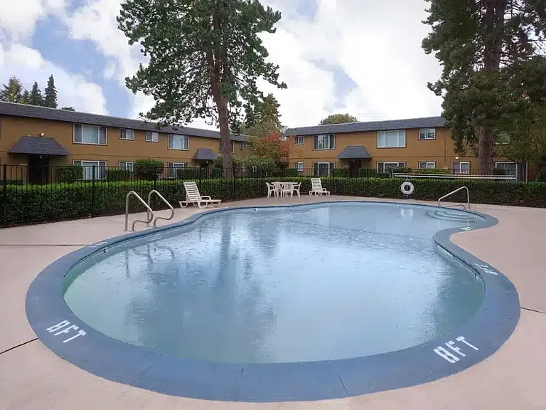 Aspen Meadows — Photo 3