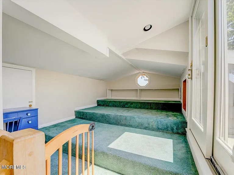 74 Seneca Pl — Photo 30
