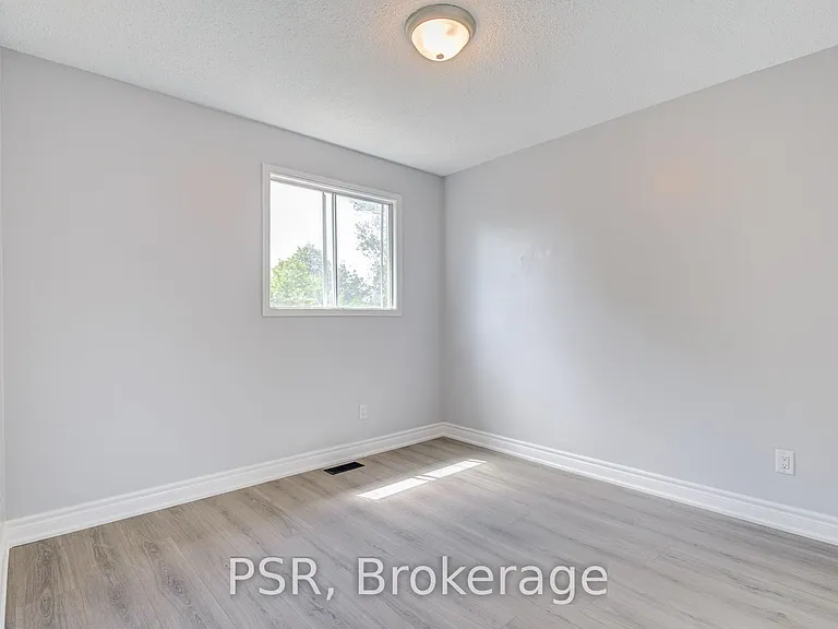166 Adele Cres — Photo 49