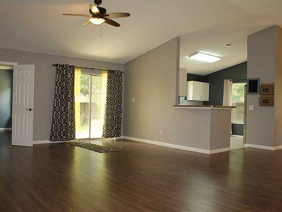 2nd image of 504 Quail Nest Ln