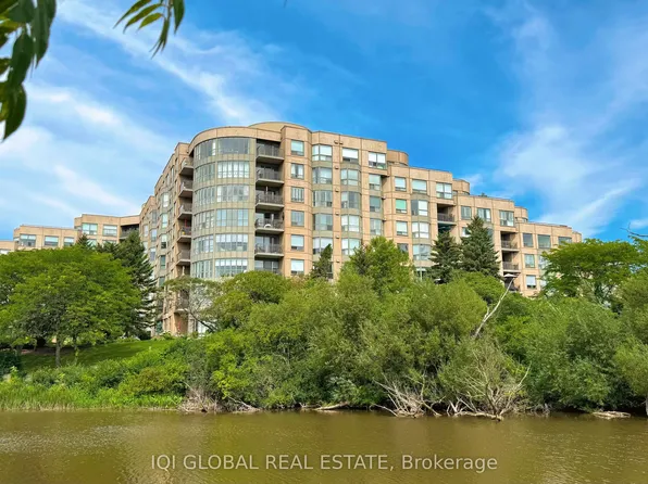 2511 Lakeshore Rd W #109, Oakville, ON L6L 6L9