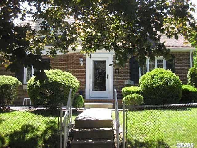 1st image of 2 Manor Ct
