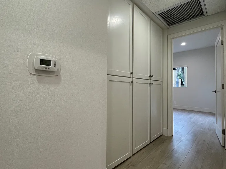 12840 Moorpark — Photo 10