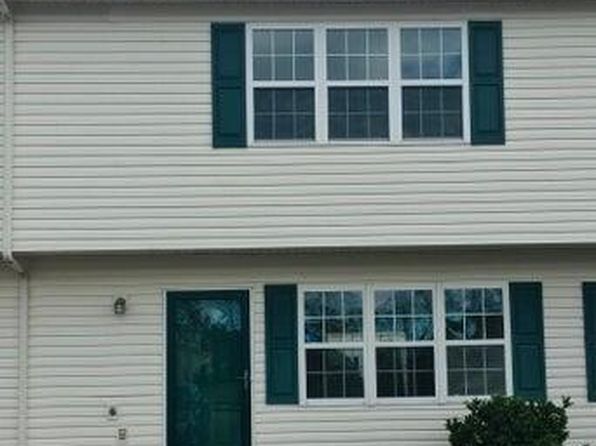 12 Pirates Cove Drive, Swansboro, NC 28584