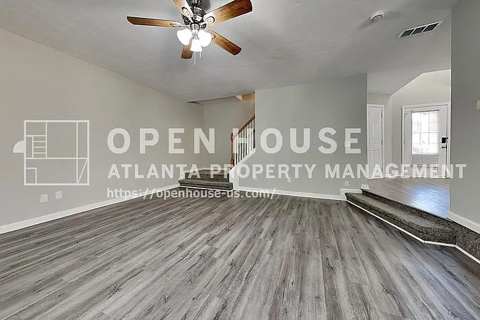 4 bed, 2.5 bath, 2471 sqft, $2,410 — Photo 3