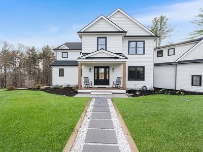 1 Frontier Ln, Millis, MA, 02054