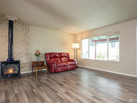 3rd image of 20511 70th St E
