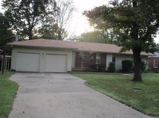 205 S Highland Rd, Coffeyville, KS 67337