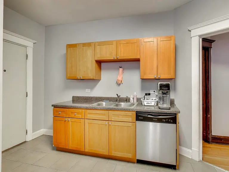 810 S Austin Blvd #1 — Photo 8