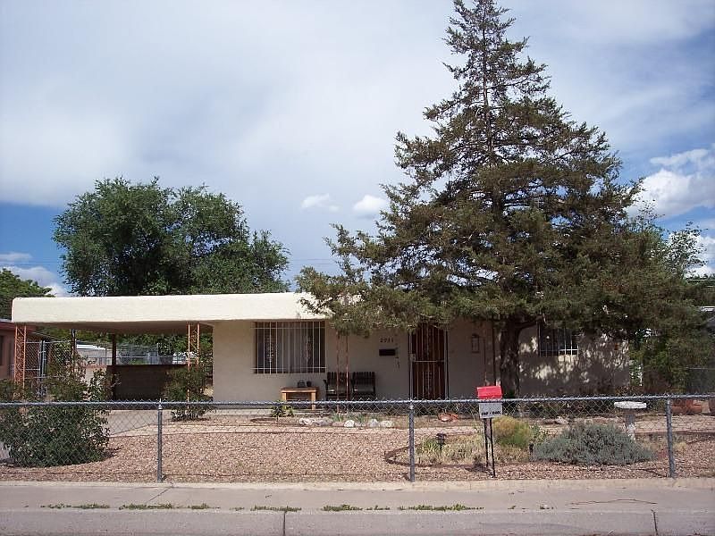 1st image of 2934 Sierra Dr NE