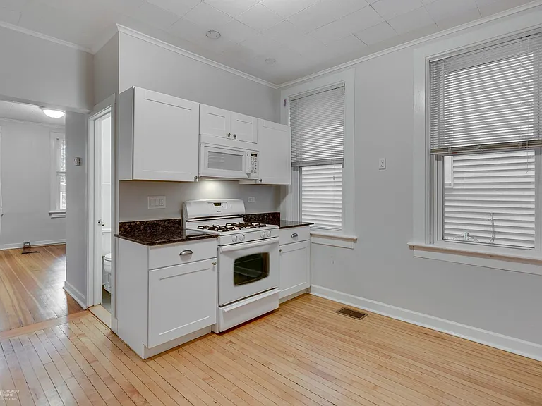2525 N Wayne Ave #1 — Photo 3