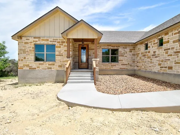 200 Castle Pines Dr, Kerrville, TX 78028