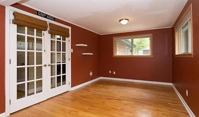 22 ft x 10 ft large upstairs bedroom