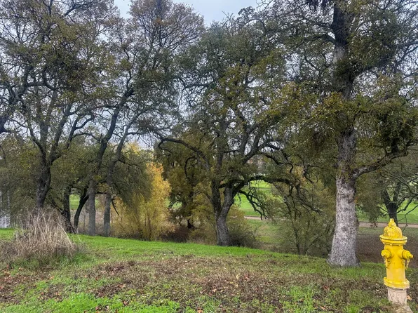 2063 Greenbriar Rd, Valley Springs, CA 95252