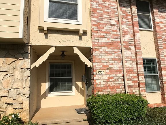 3rd image of 1957 Shorewood Dr