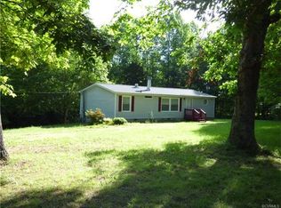 936 Ampthill Rd, Cartersville, VA 23027