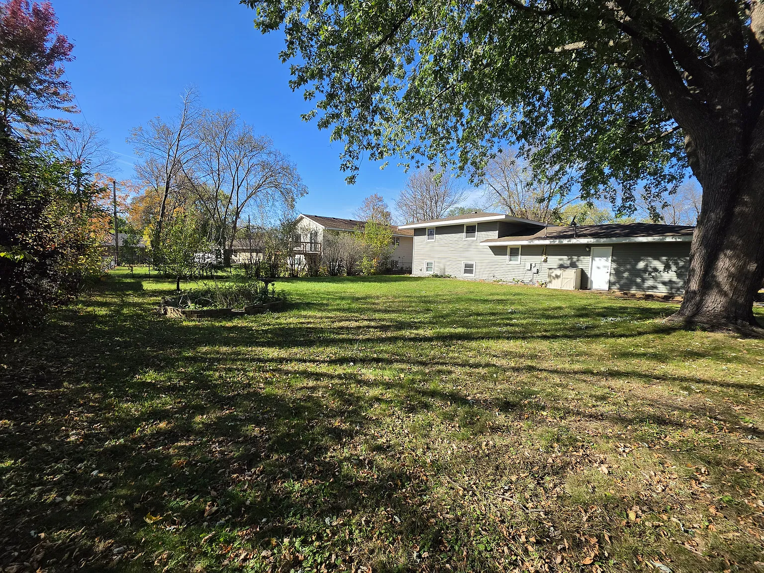 1008 Borgert Ave — Photo 4