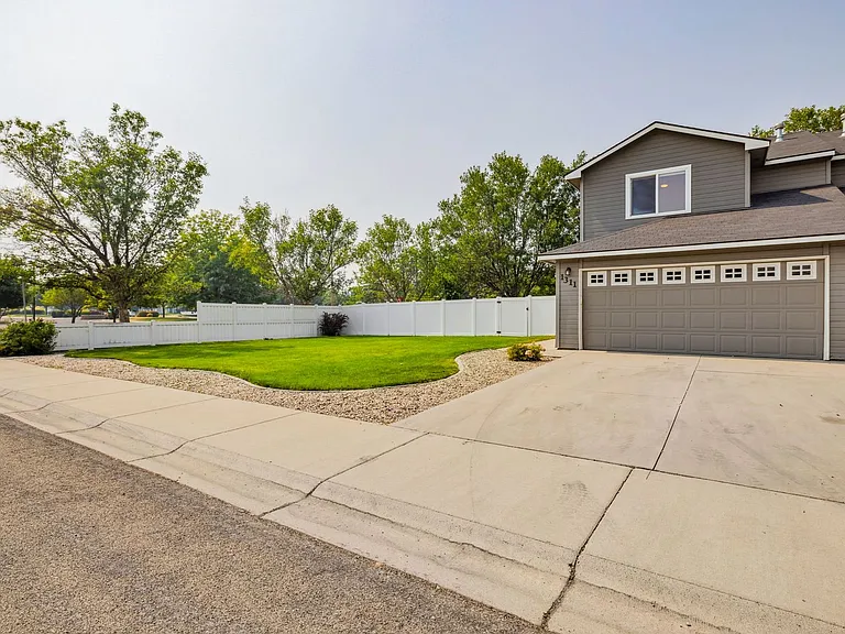 1311 N Gingham Ave — Photo 22