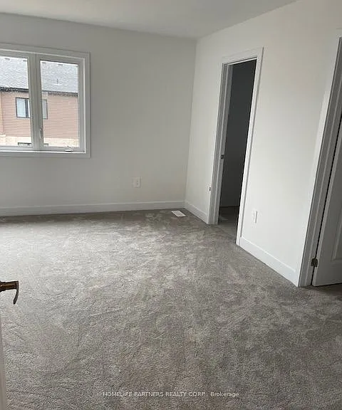 24 Fairlane Ave — Photo 14