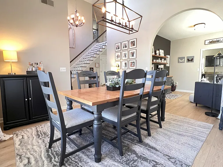 109 Barrie Ct — Photo 4