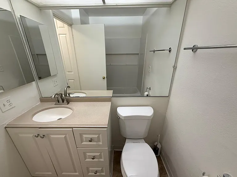 153 Streamwood — Photo 11