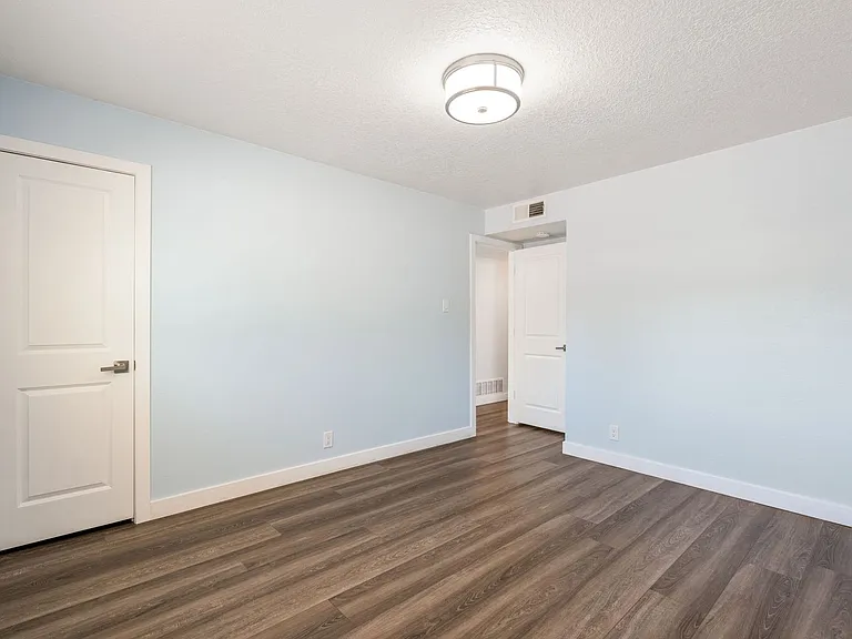 12013 Kashmir St NE — Photo 23