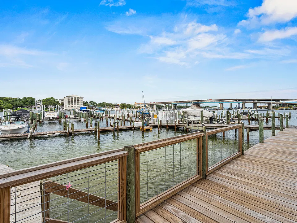 330 Bluefish Dr #118