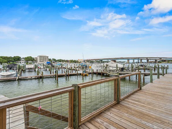 330 Bluefish Dr, Fort Walton Beach, FL