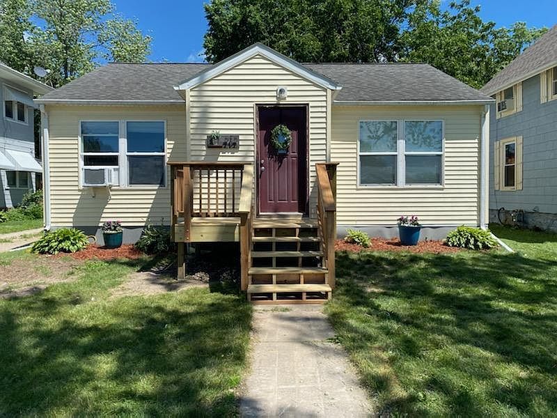 212 1st St SE, Rose Creek, MN 55970 Zillow