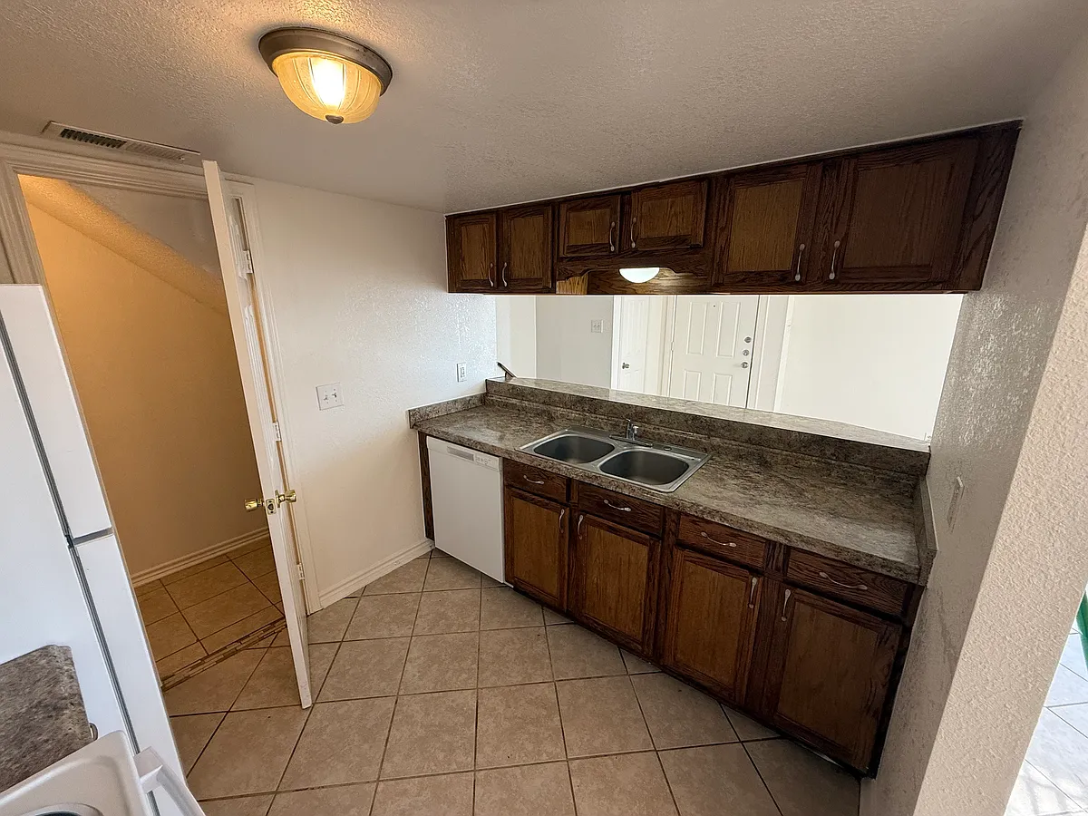 Building Photo - 4506 Chase Cir #D