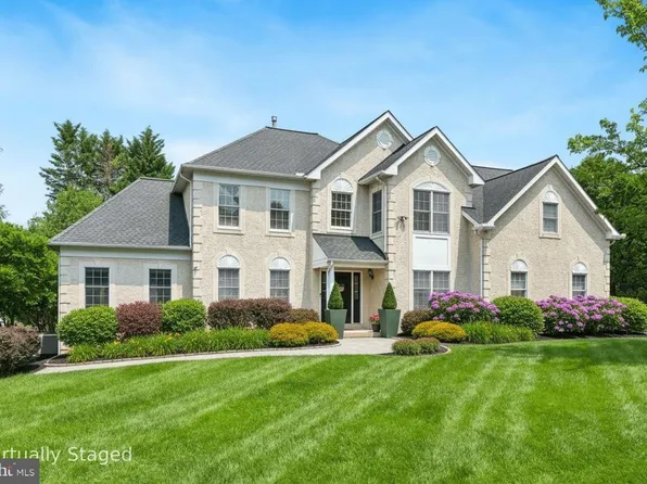 741 Heatherstone Dr, Berwyn, PA 19312