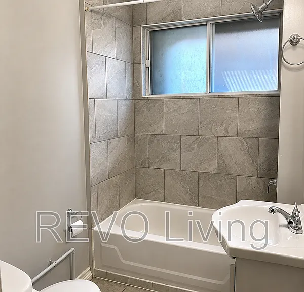 477 King St E #463 — Photo 14