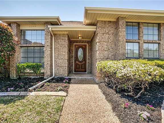 2nd image of 4703 Silverthorn Dr