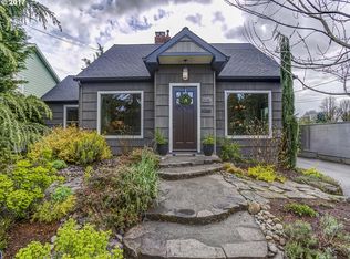 8438 SW 7th Ave, Portland, OR 97219