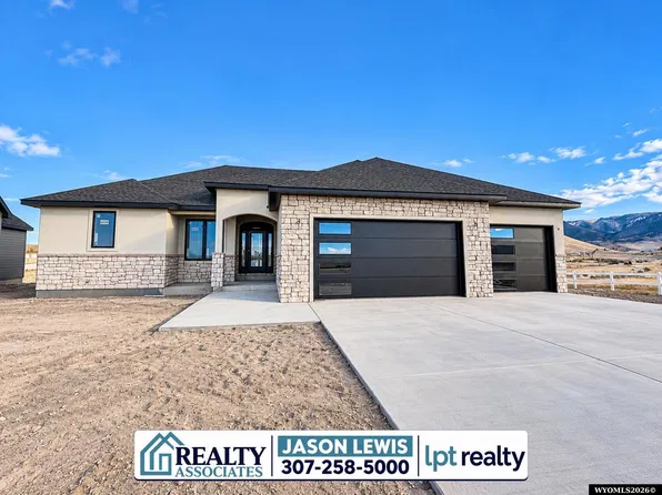 2915 Hogan Dr, Casper, WY 82601