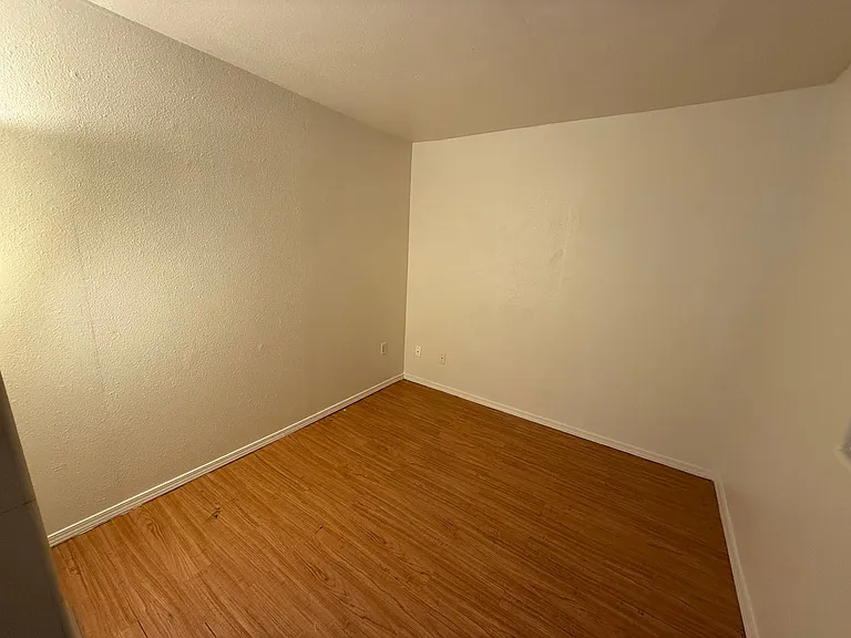 1337 Hyder St — Photo 9