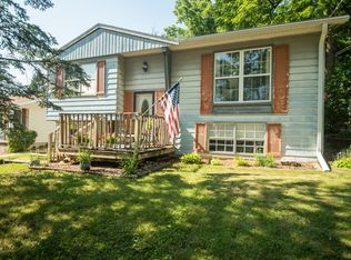 311 1/2 W Graham St, Dixon, IL 61021