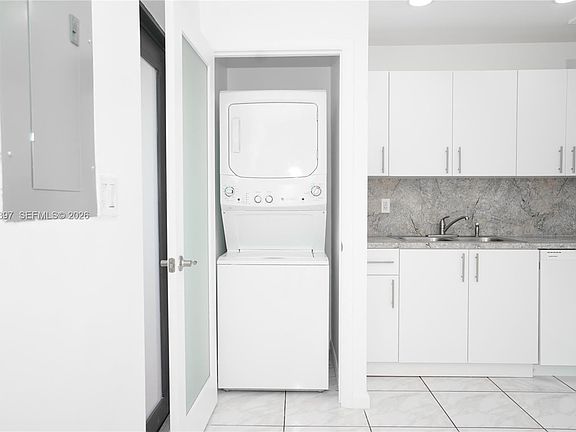 4th image of 3423 SW 3rd St #1