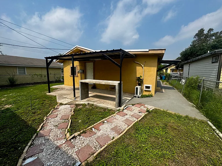 3309 S G Ln #B — Photo 5